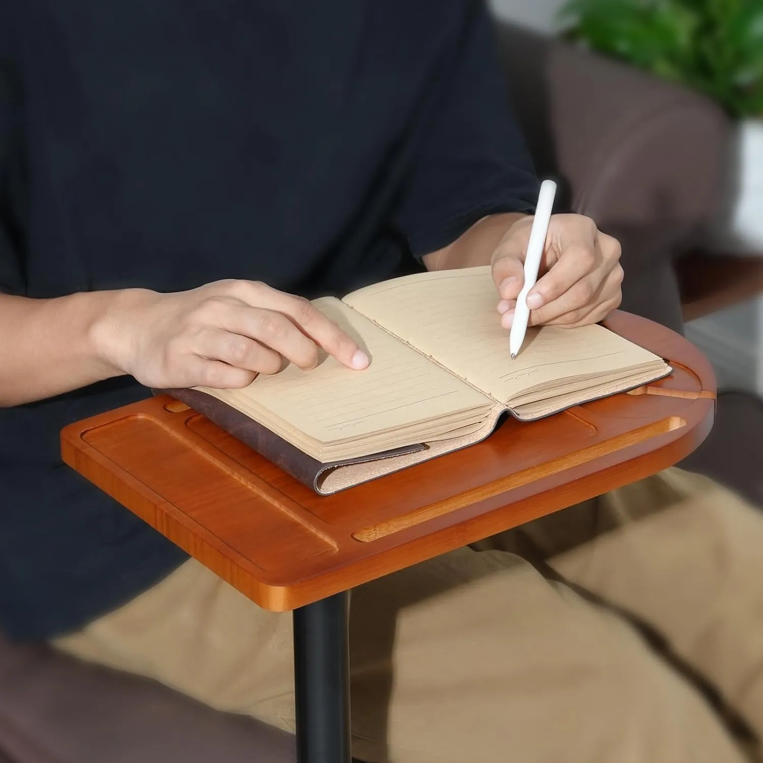 360° Rotatable Sofa Tray Table for Couch Arm - Height Adjustable End Table for Bed or Chair with Phone & Tablet Slots, TV Tray Table, Side Table Tray for Small Spaces（Mahogany,Arc）