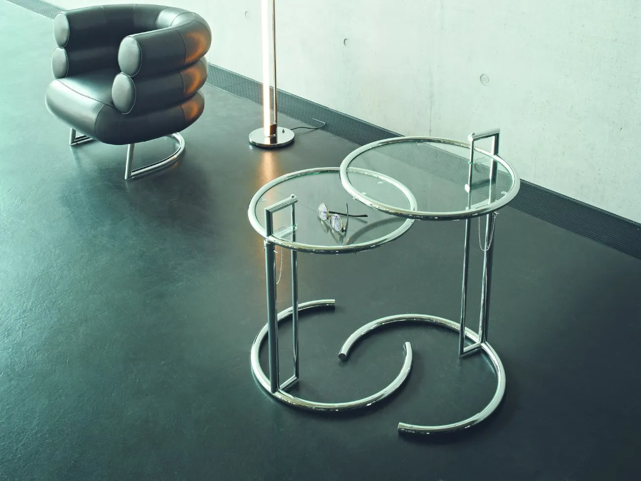 Adjustable Table E1027