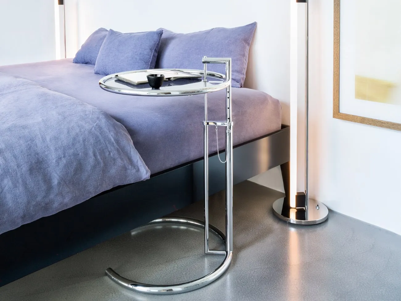 Adjustable Table E1027