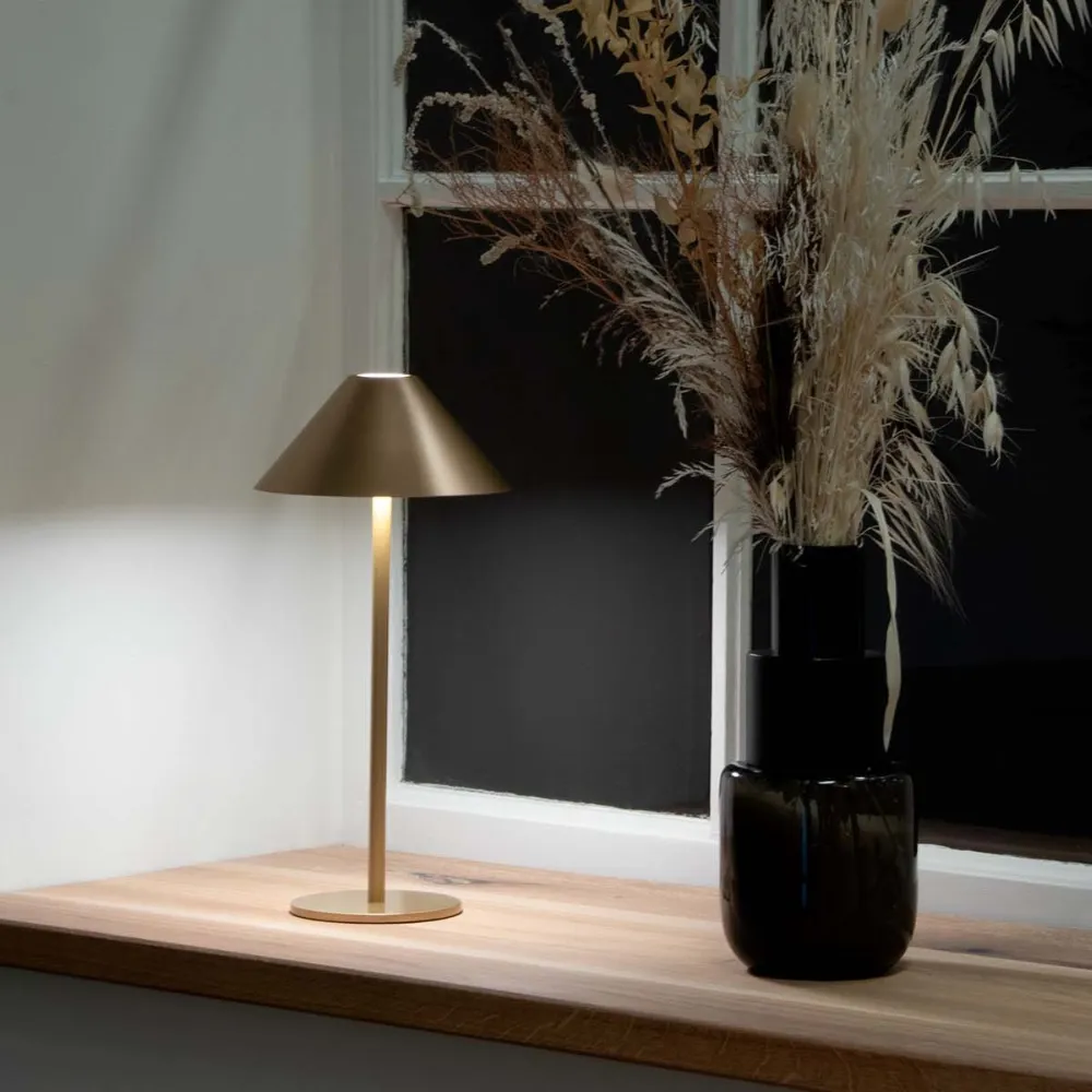 Alba Portable Lamp
