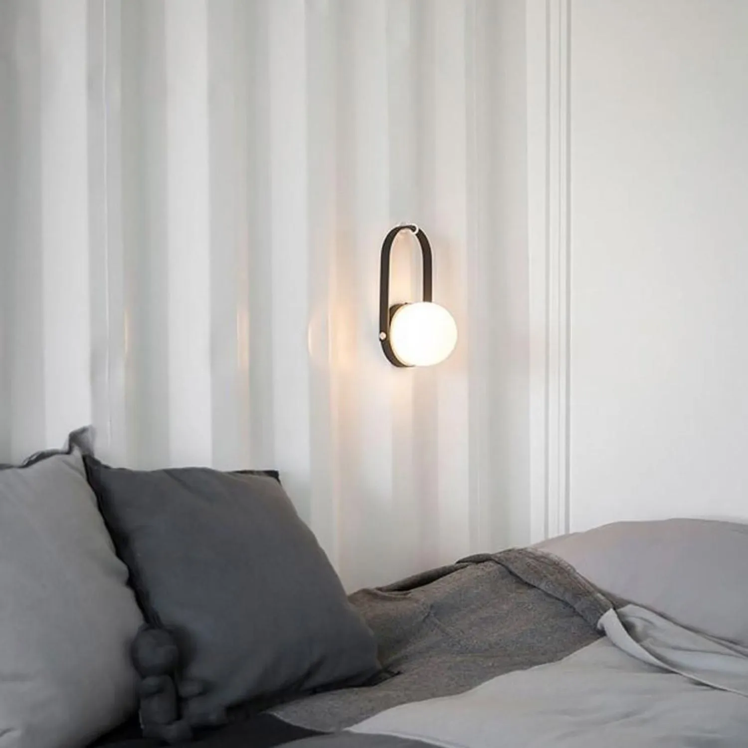 AUDO CPH (ex MENU) Carrie Lamp Portable   Rechargeable, Black