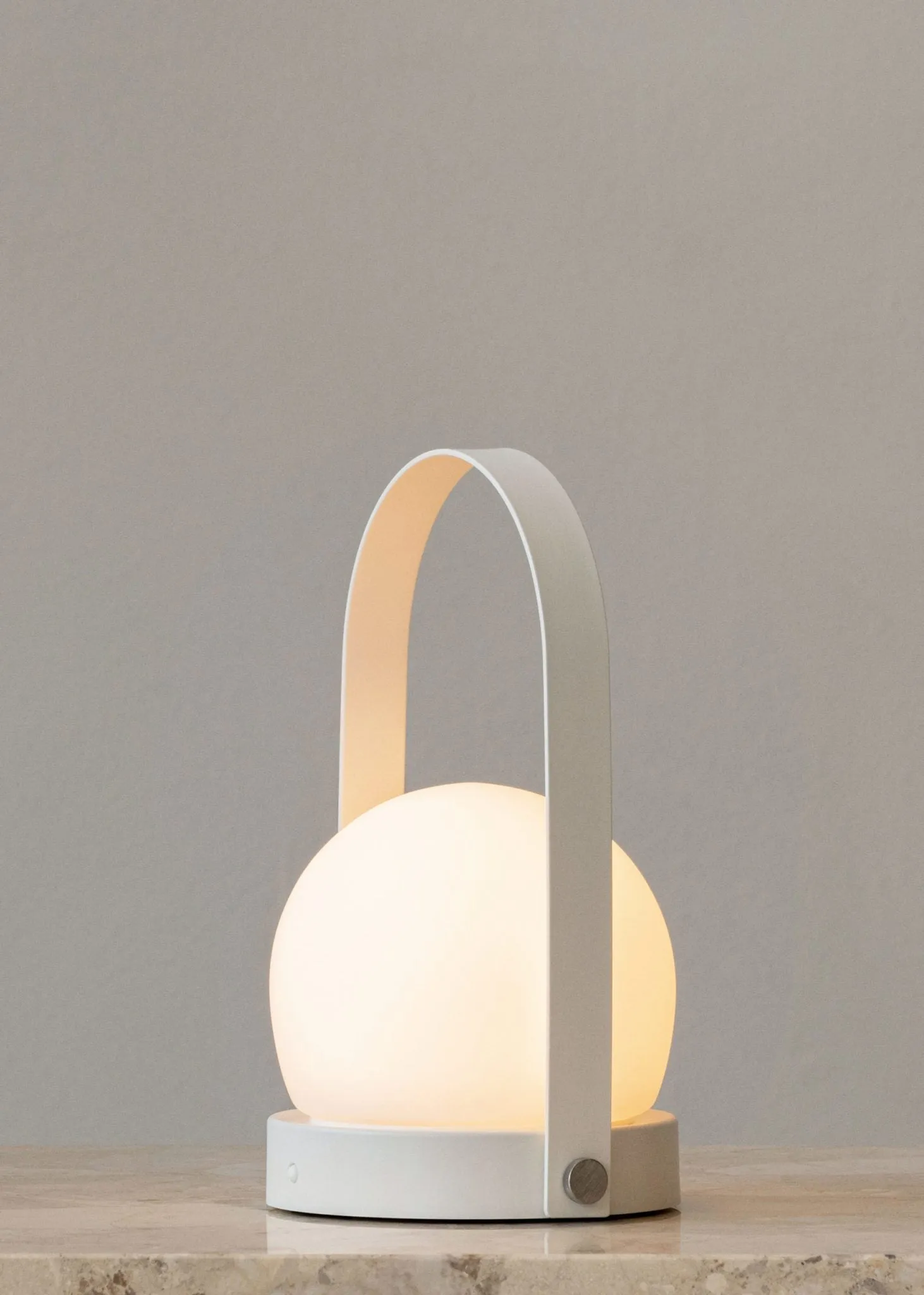 AUDO CPH (ex MENU) Carrie Lamp Portable   Rechargeable, White