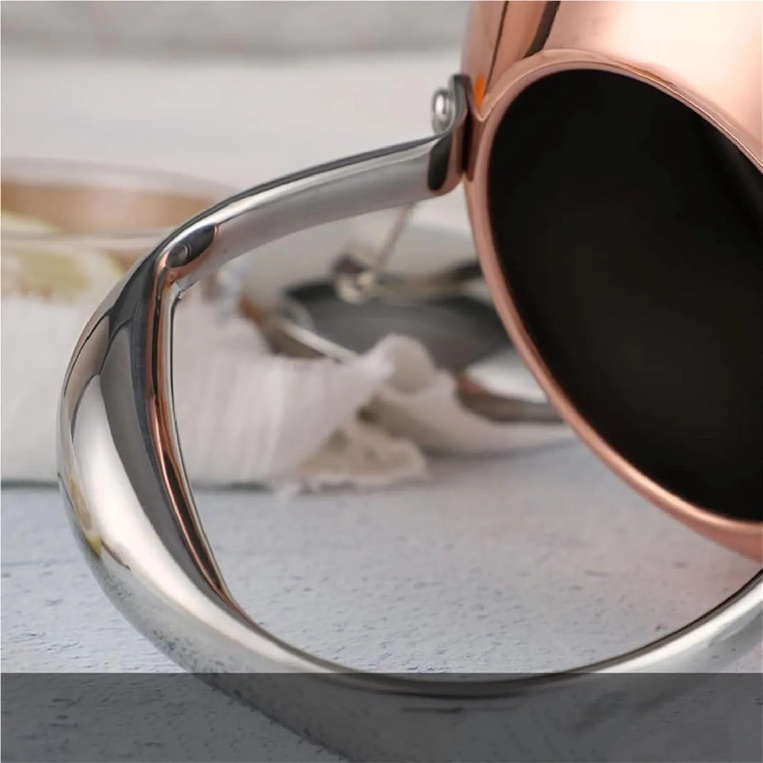 Camping Teapot, 304 Stainless Steel Teapot for Stove Top, 2.7QT Modern Tea Pot, Whistling Tea Kettles for All Stovetops