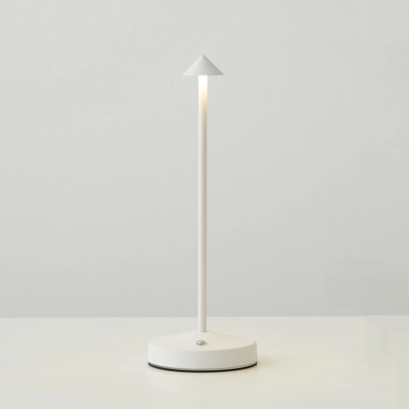 Cordless Table Lamps Rechargeable,White Battery Operated Table lamp in Aluminum,Portable LED Touch 2 Levels Brightness Dimmable Bar Lamp,Battery Operated Desk Lamp for Indoor/Outdoor