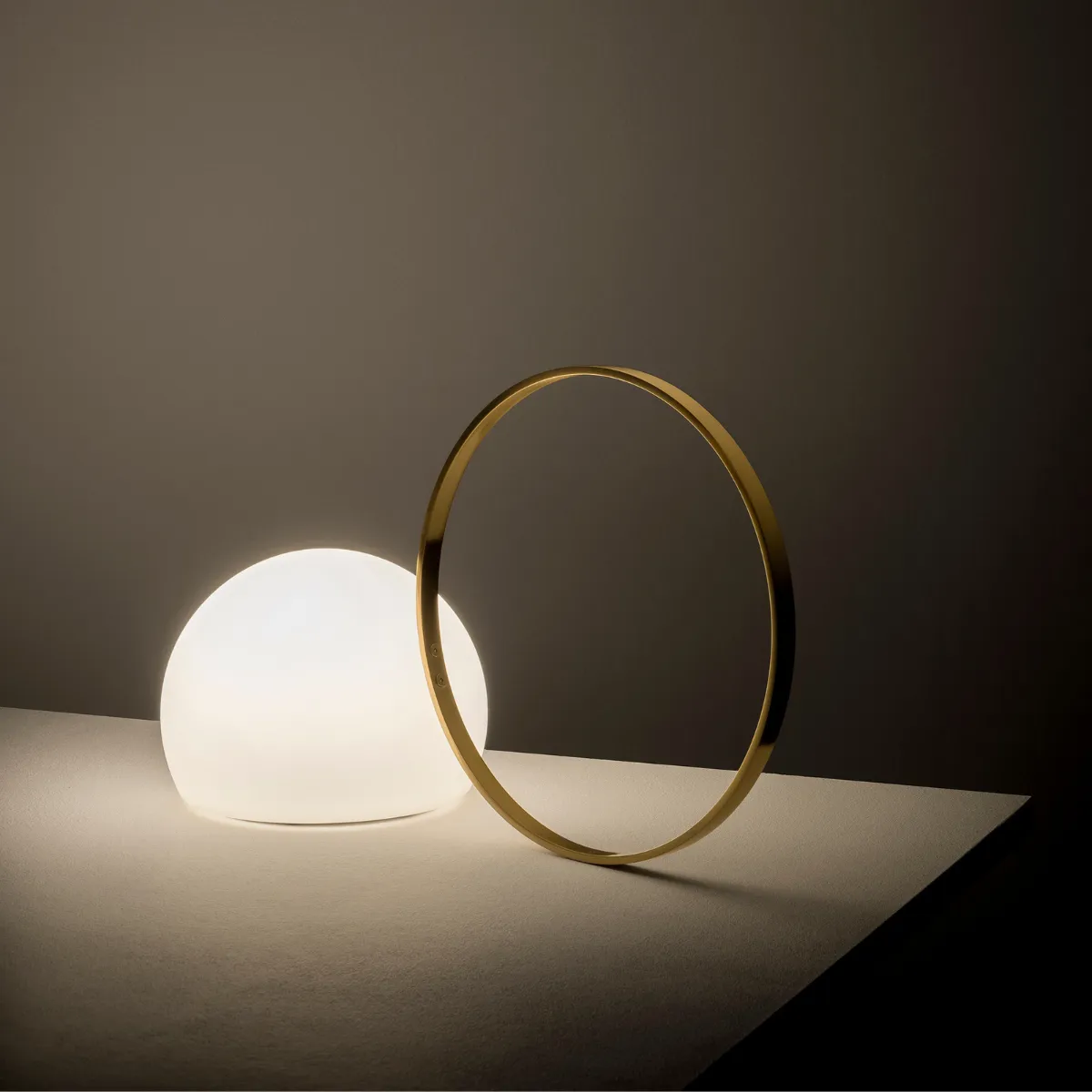 Estiluz Circ Portable Table Lamp