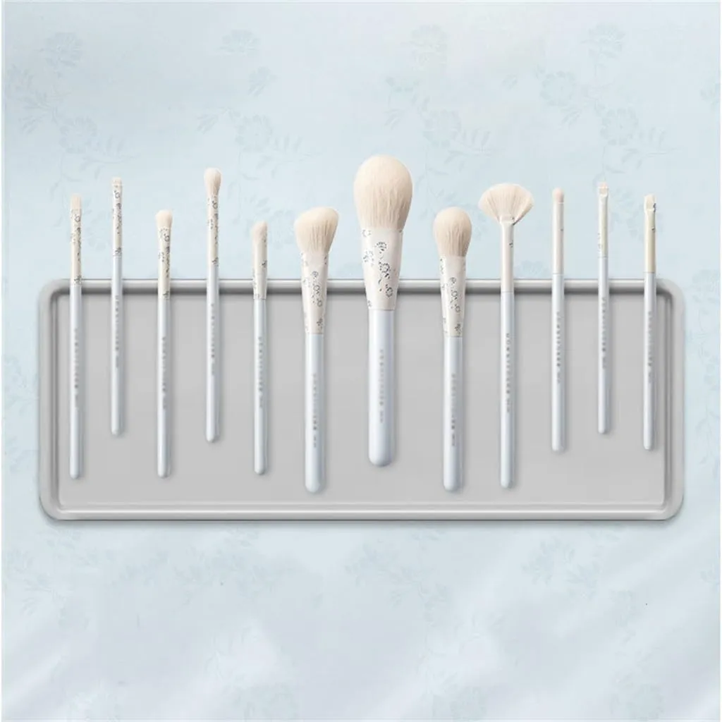 Gift Box Celadon 12pcs Long Pole Wooden Handle Makeup Brush Set Portable Eyeshadow Loose Powder Brush
