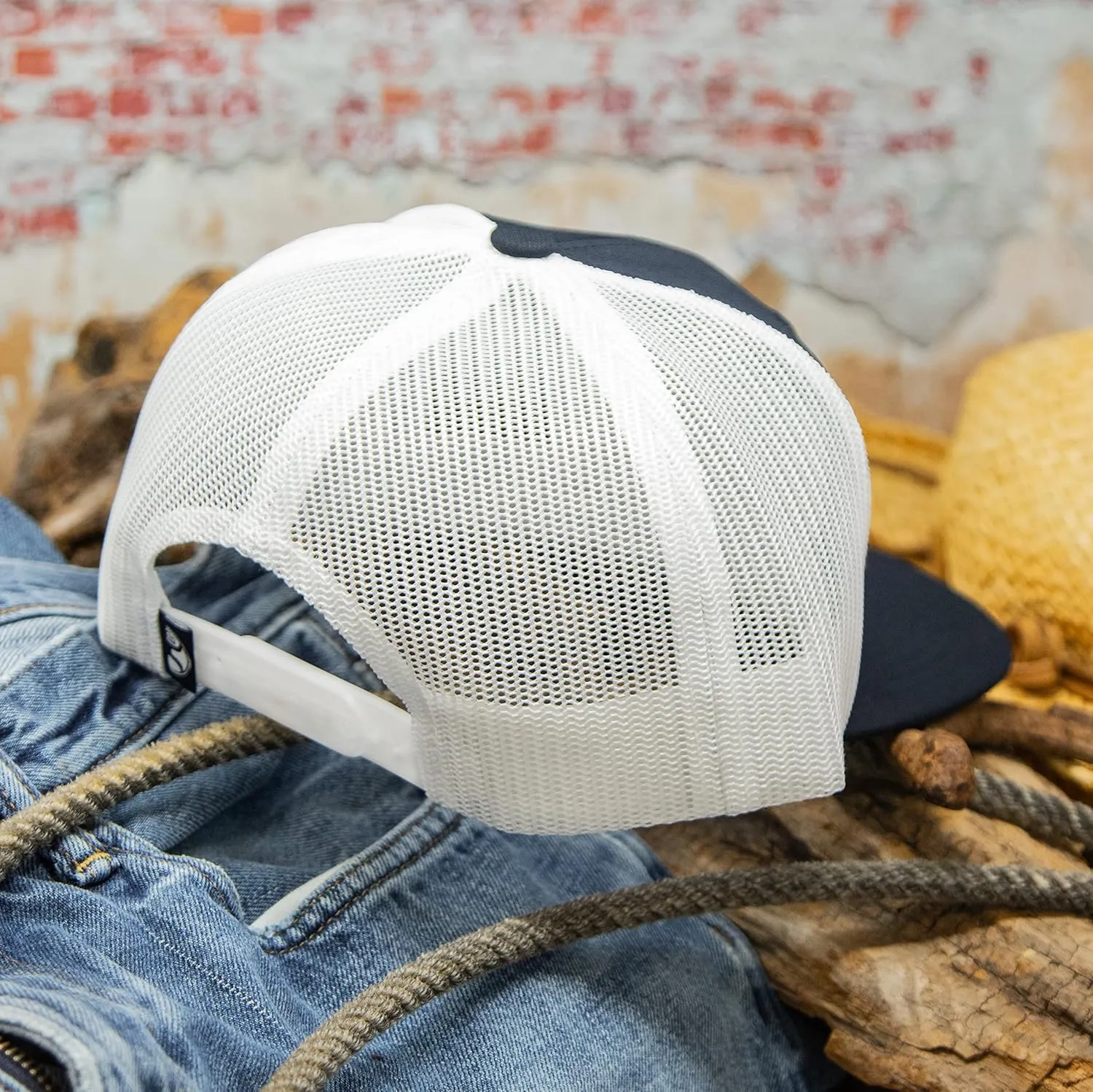 HOOEY Men's Horizon Adjustable Snapback Mesh Trucker Back Hat