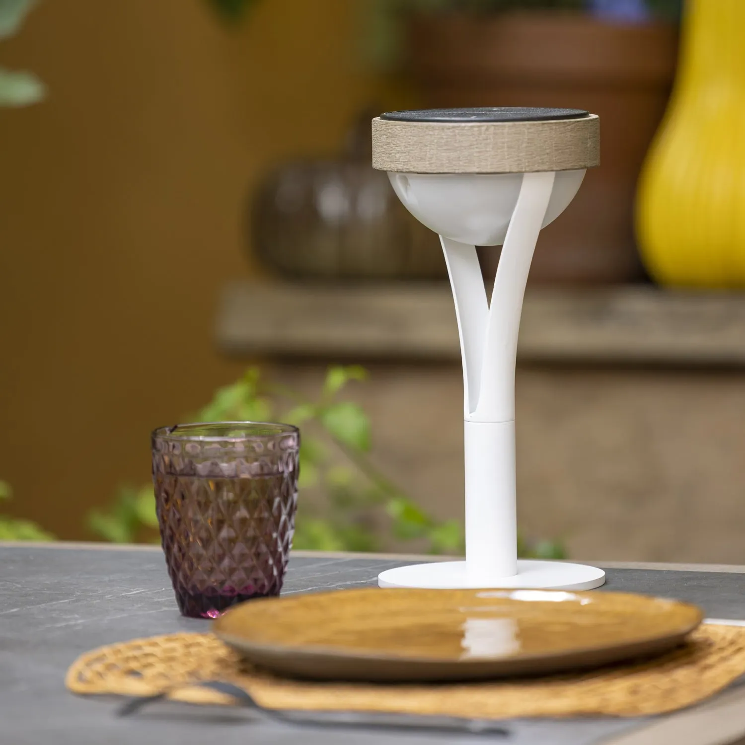 Les Jardins Tyble Solar Table Lamp