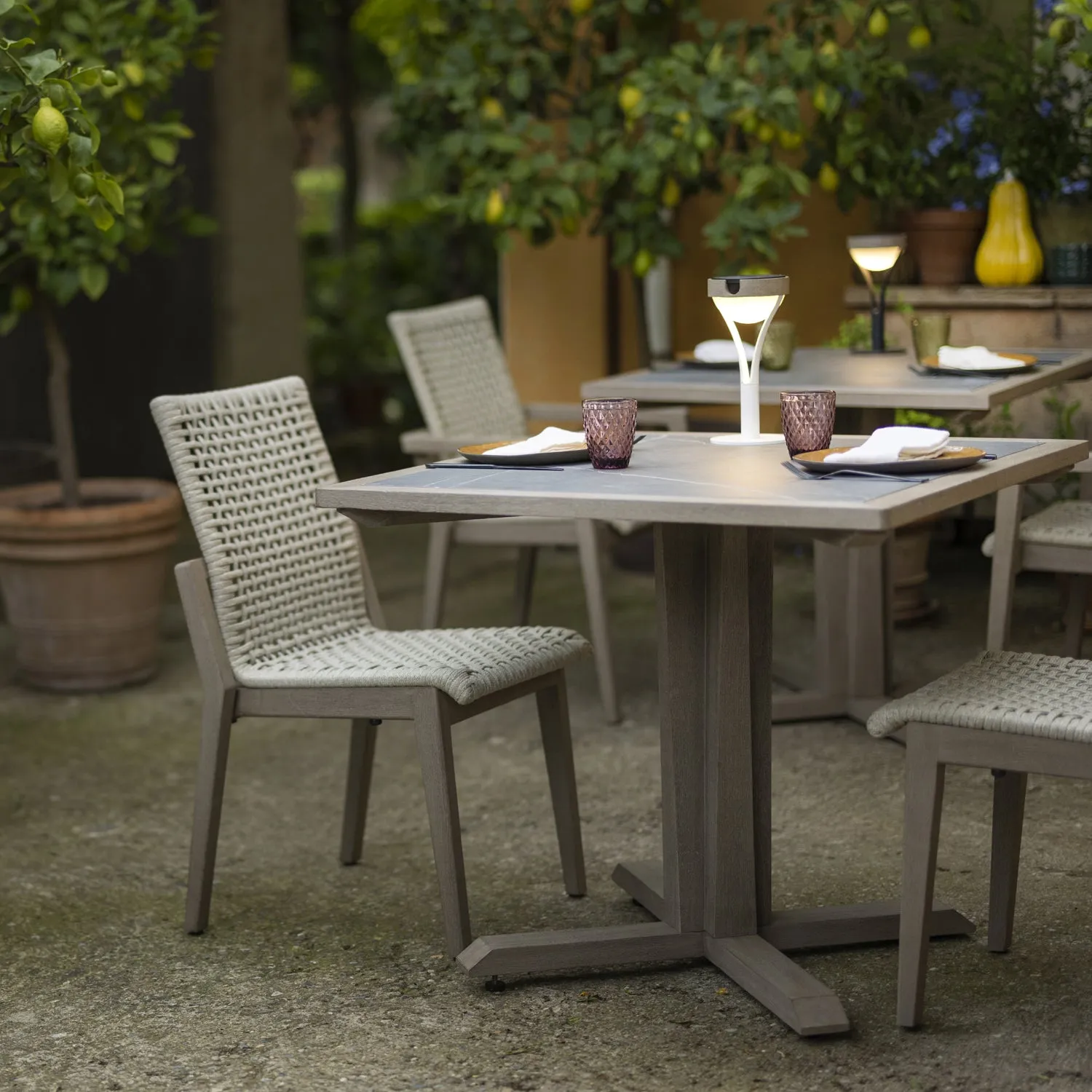 Les Jardins Tyble Solar Table Lamp