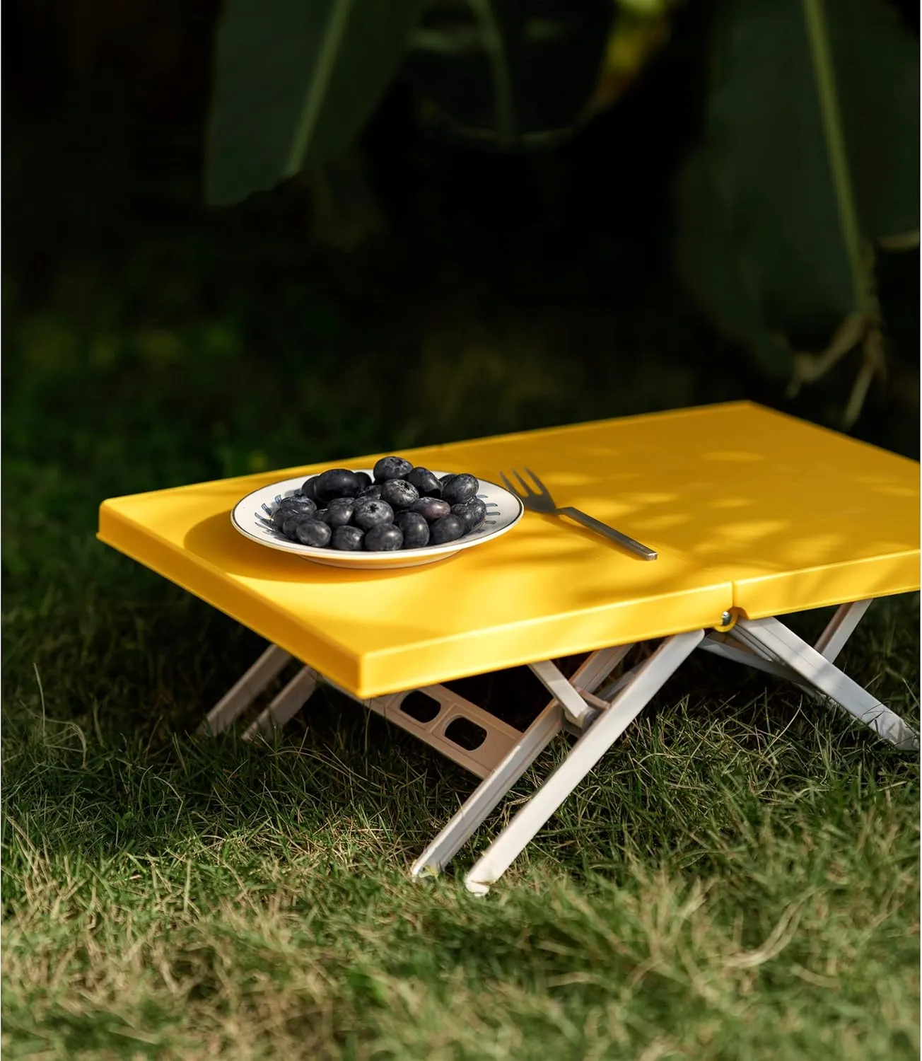 Maarch Small Beach Table for Sand Foldable, Small Laptop Tray Table, Portable Mini Low Picnic Camping Table, Yellow