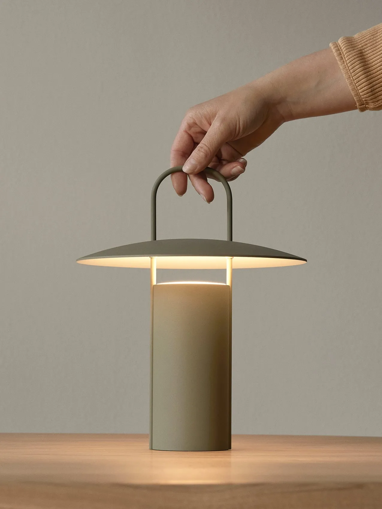 Menu Ray Table Lamp, Portable