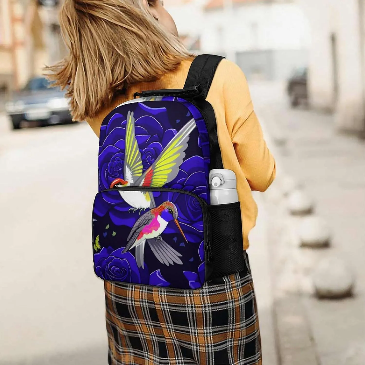 Polyester Daypack Backpack for Trekking Picnic Walking Cycling - Large Capacity Anti-Theft Multipurpose Shoulder Bag, Rose Flowers Hummingbird Chic Animal Bird Art Casual Daypack