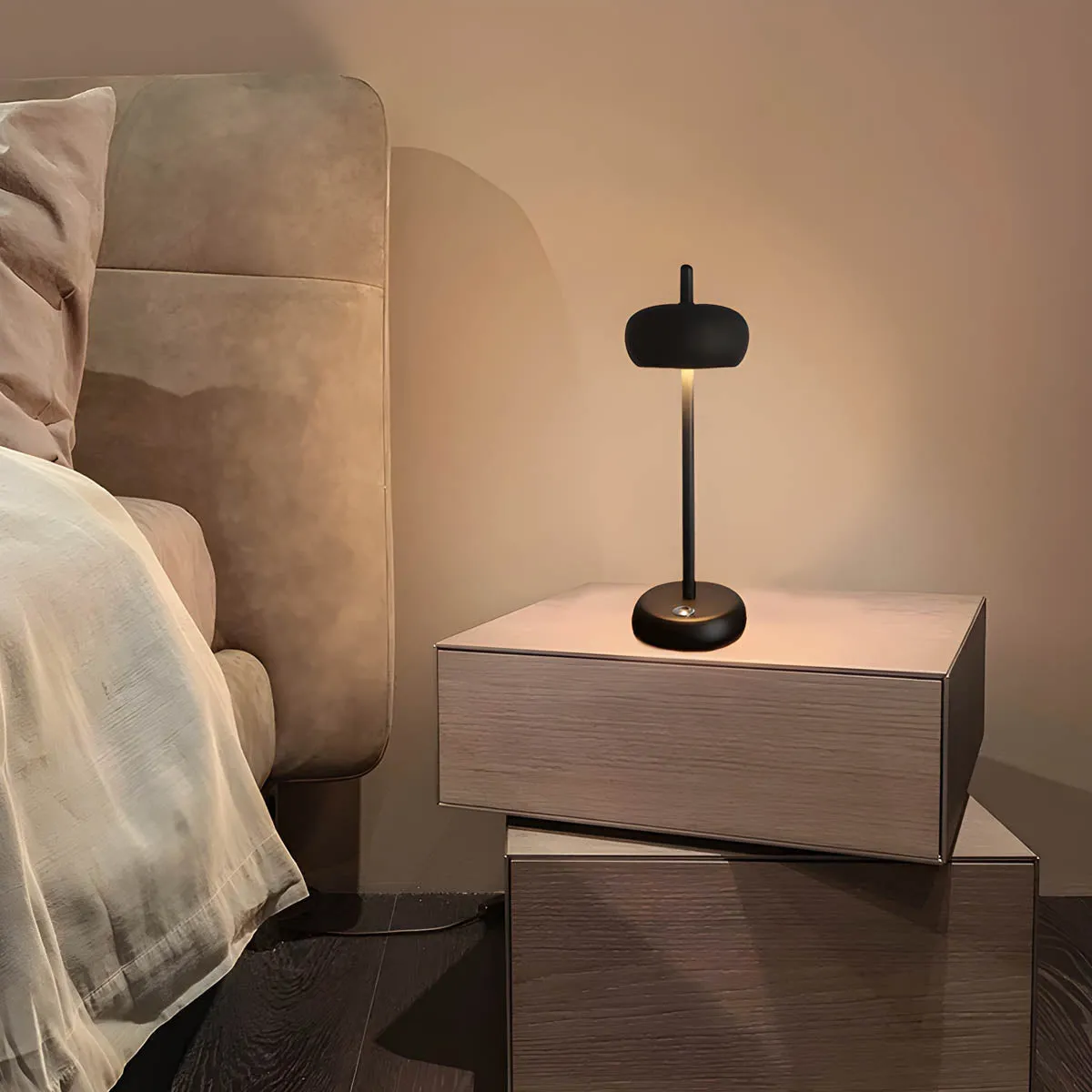 RINE Table Lamp – Minimalist Elegance with Adjustable LED Lighting