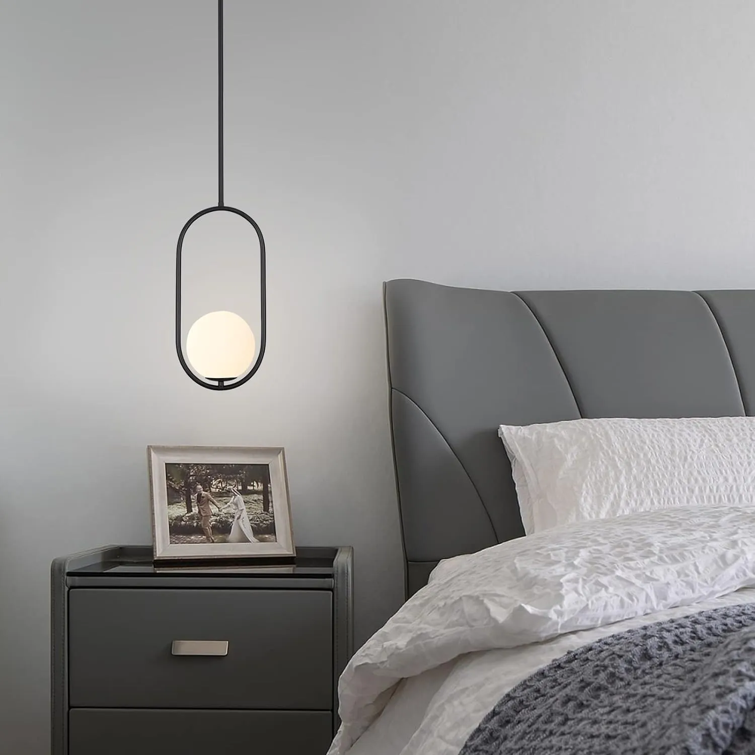 SeeU Modern Pendant Lighting One Light Chandelier Globe Black Pendant Light Indoor Hanging Light Fixture for Kithchen Island Dinning Room Bedroom