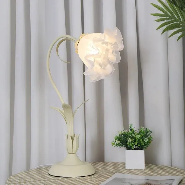 Vintage Adjustable Flower Table Lamp – Elegant Design with Functional Flexibility