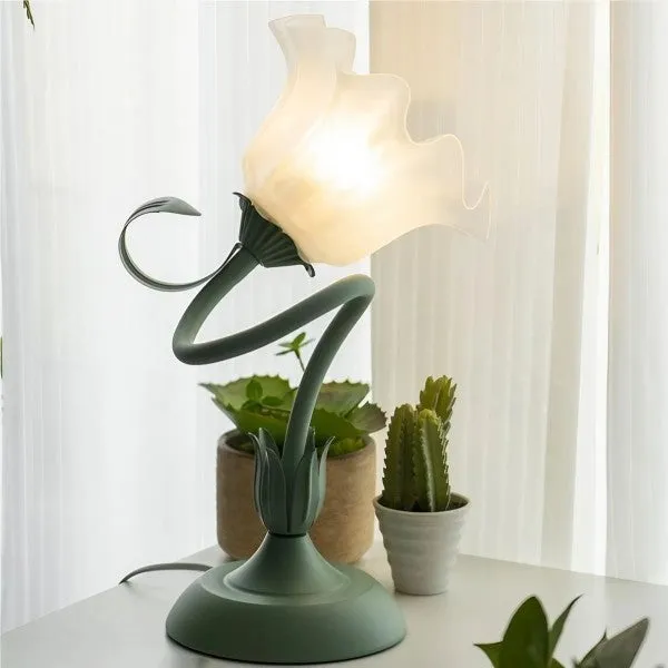 Vintage Adjustable Flower Table Lamp – Elegant Design with Functional Flexibility