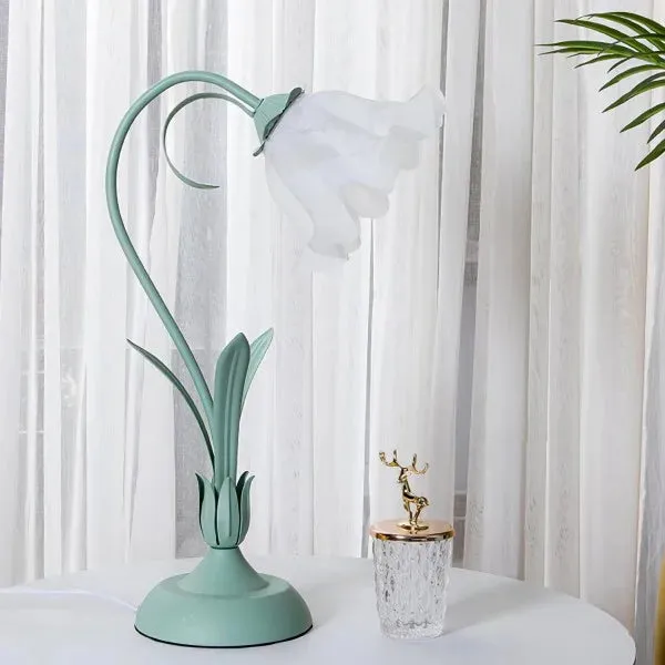 Vintage Adjustable Flower Table Lamp – Elegant Design with Functional Flexibility