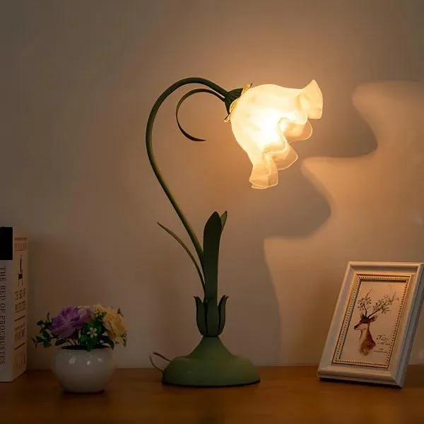 Vintage Adjustable Flower Table Lamp – Elegant Design with Functional Flexibility