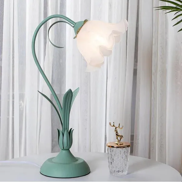 Vintage Adjustable Flower Table Lamp – Elegant Design with Functional Flexibility