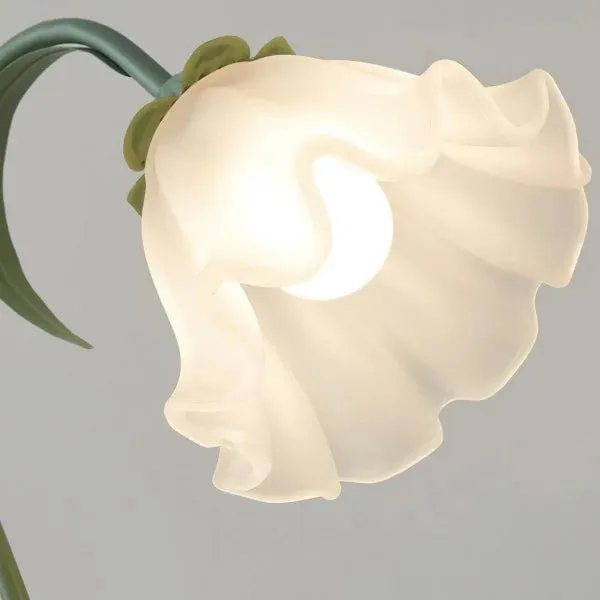 Vintage Adjustable Flower Table Lamp – Elegant Design with Functional Flexibility