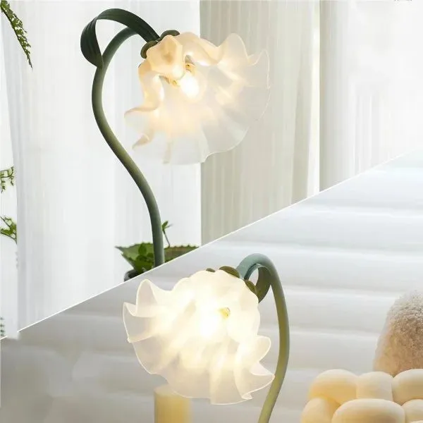 Vintage Adjustable Flower Table Lamp – Elegant Design with Functional Flexibility