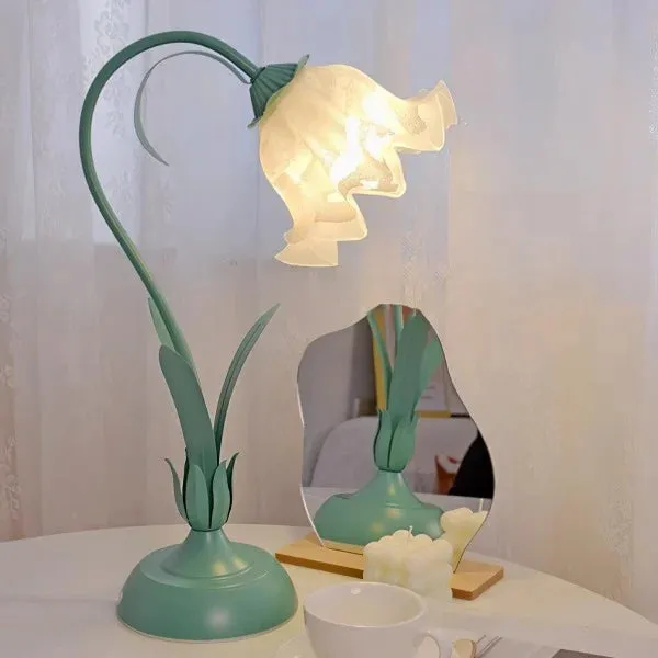 Vintage Adjustable Flower Table Lamp – Elegant Design with Functional Flexibility