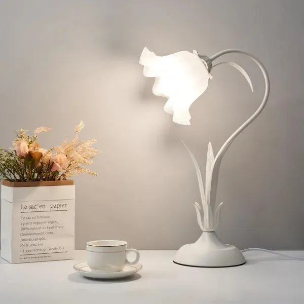 Vintage Adjustable Flower Table Lamp – Elegant Design with Functional Flexibility
